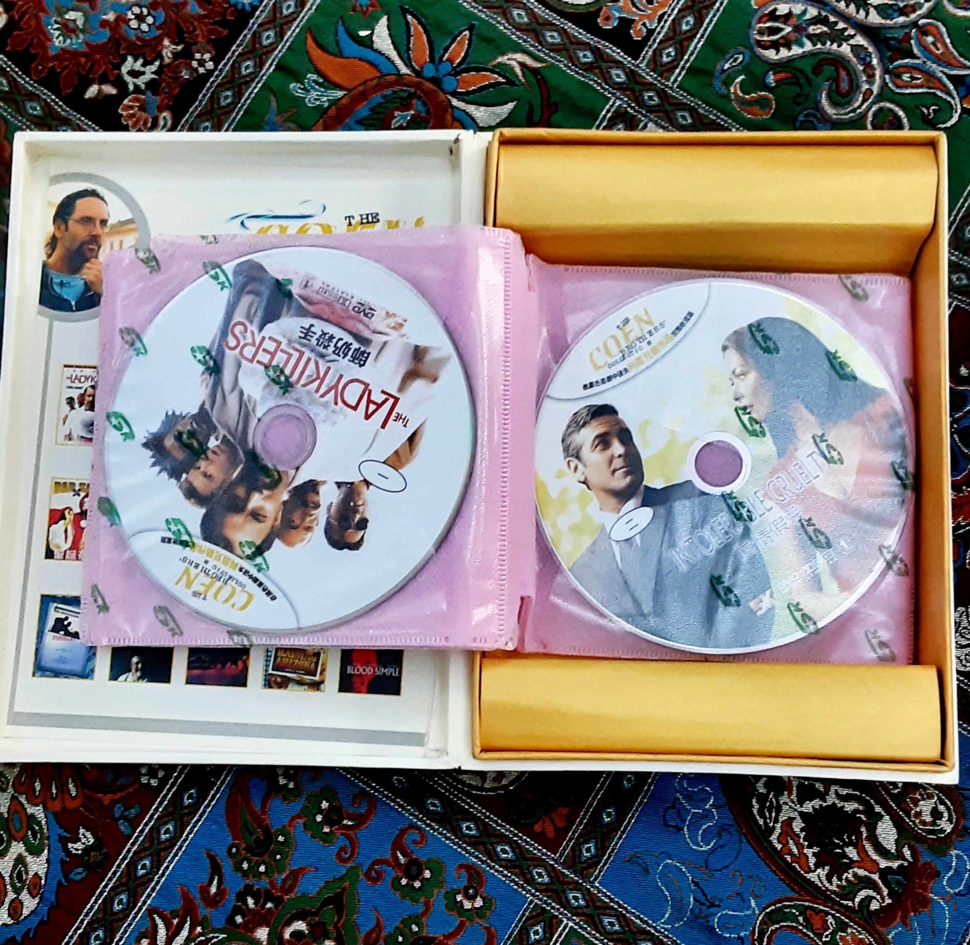 دوازده عدد DVD برادران کوئن با قاب