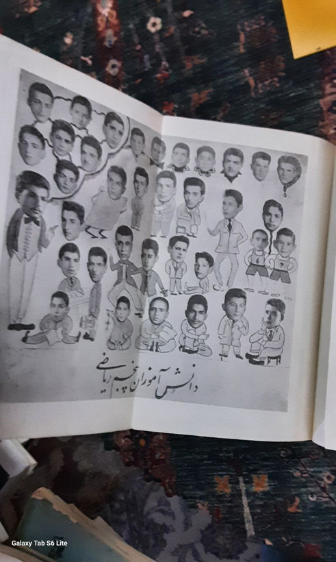 سالنامه دبیرستان رهنما